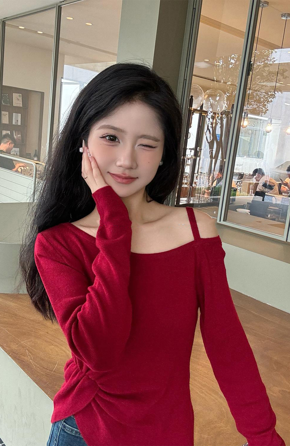 Women’s Asymmetric Off-Shoulder Long-Sleeve Knit Top for Petite Early Autumn